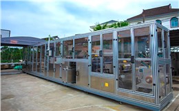 造口袋全自動(dòng)熱壓成型機(jī)